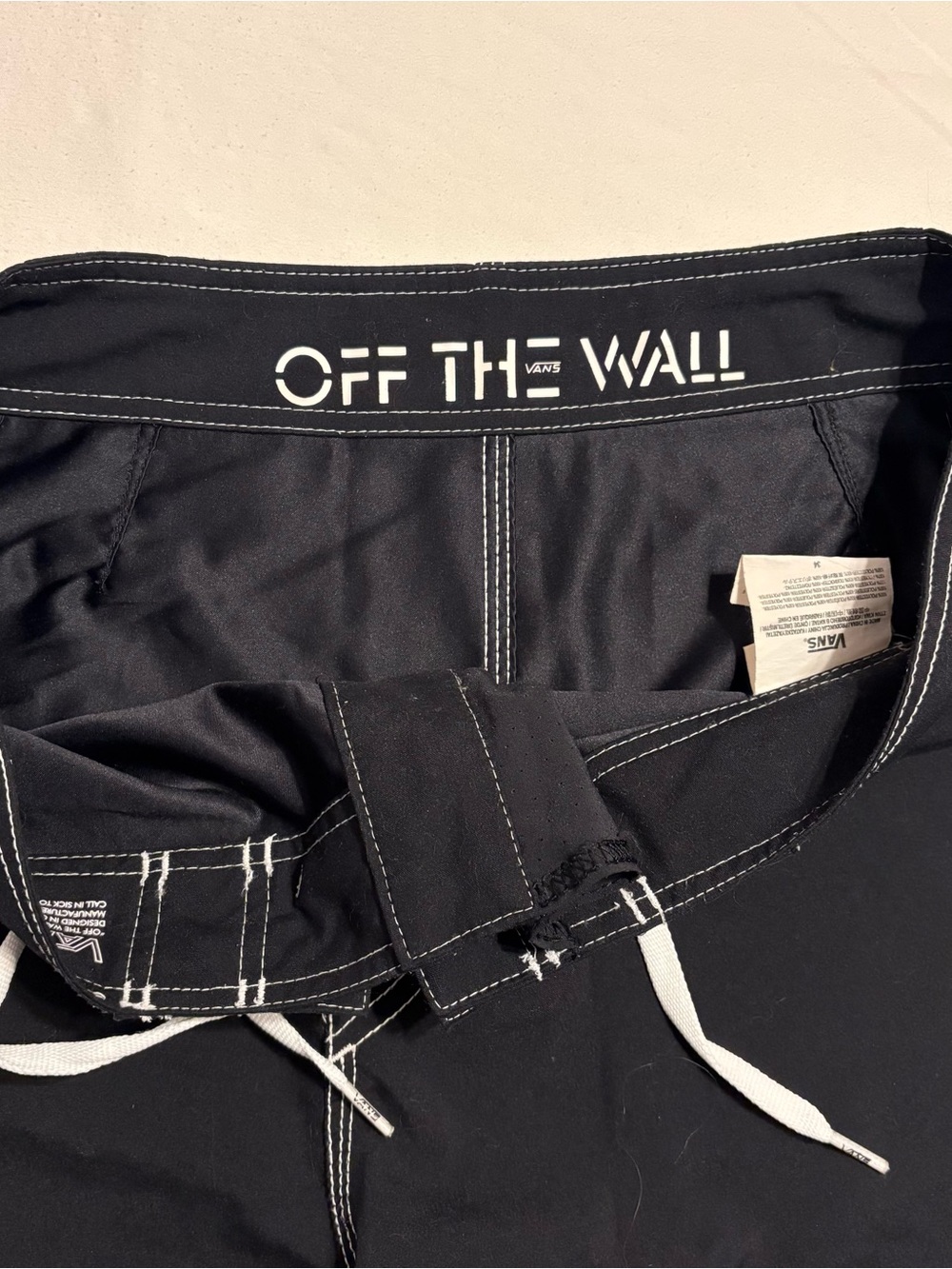 Vans "Off The Wall" Board Shorts size 34- 2012 - Picture 8 of 12